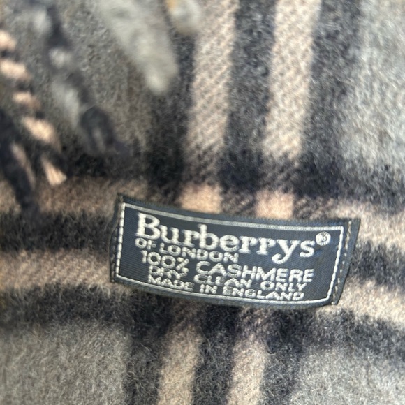 BURBERRY 100% Cashmere Grey & Beige Check Plaid Scarf - Picture 2 of 4